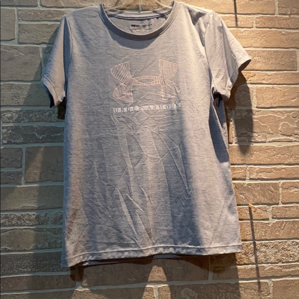 Women’s under armour sweat wicking tee